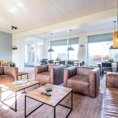 Steger-hues Lounge